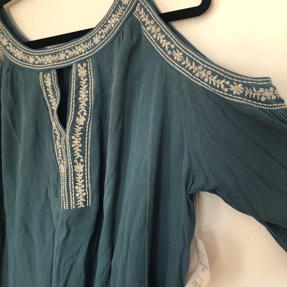 New Time and Tru cold shoulder dress - Picture 2 of 3